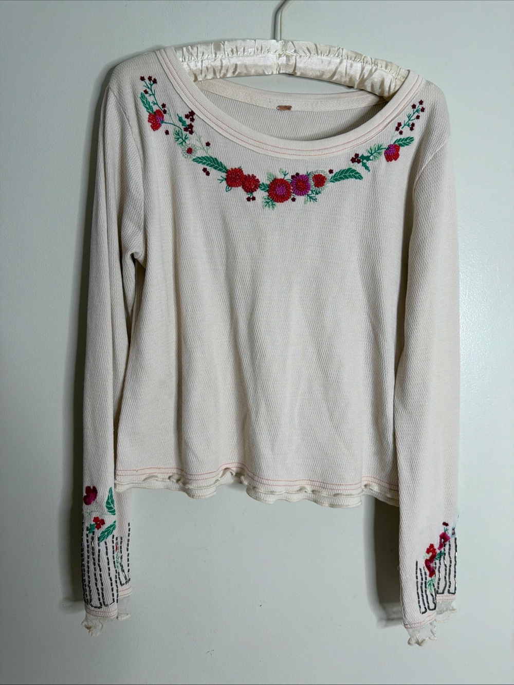 Free People Carter Embellished Beaded Floral Romantic Long Sleeve Thermal Top M - Picture 4 of 10